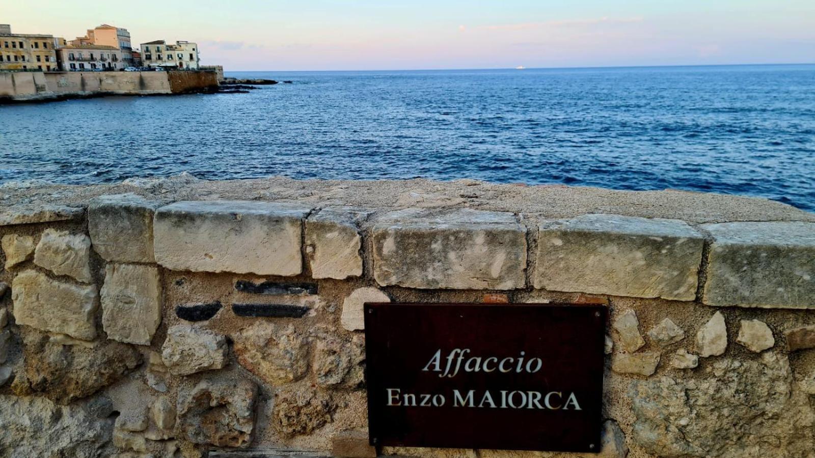 Alle Porte Del Castello Maniace